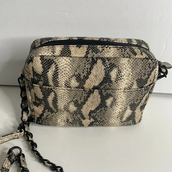 KELLY WYNNE Snake Embossed Leather Camera Bag - Picture 3 of 9